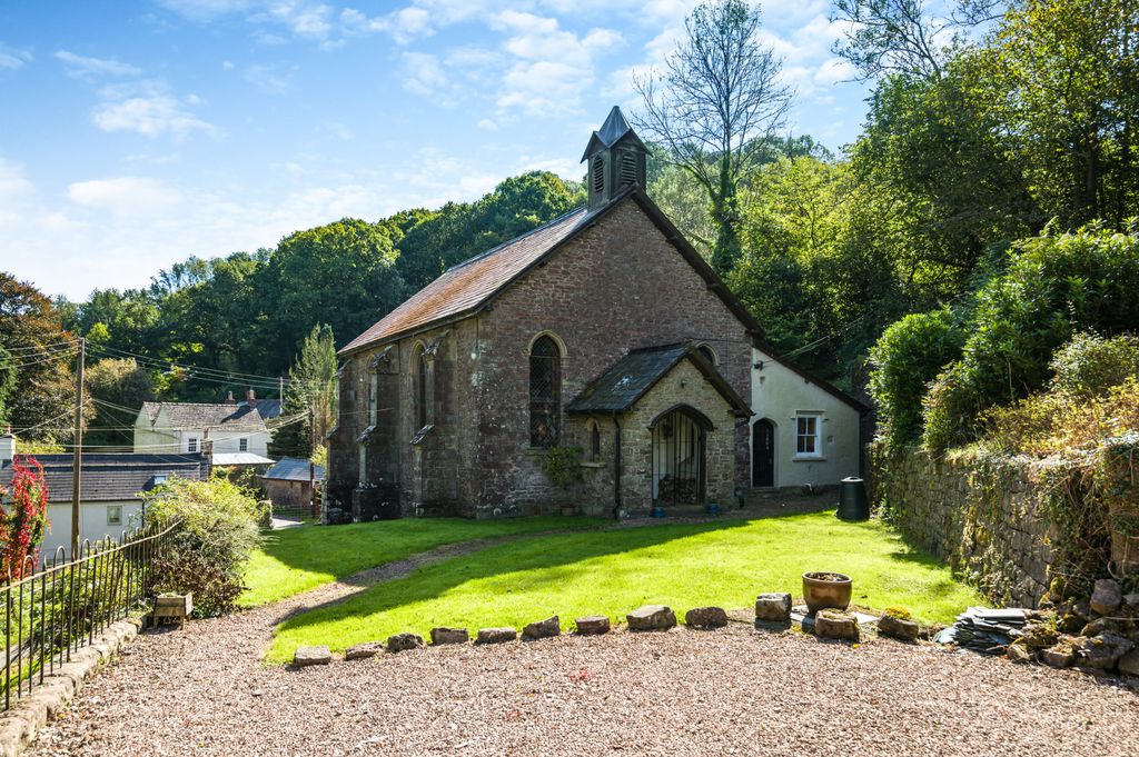Property photo 1 of 31