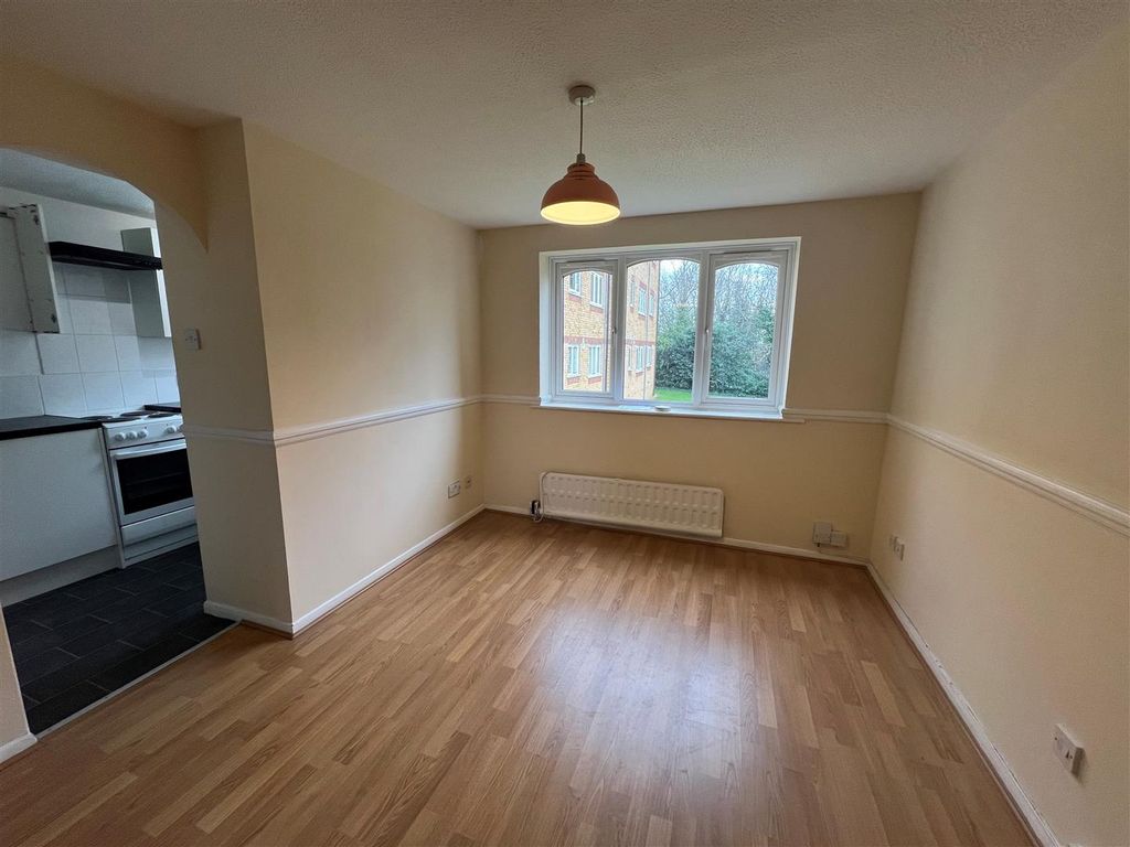 Property photo 3 of 7 Coopers Estate Agents