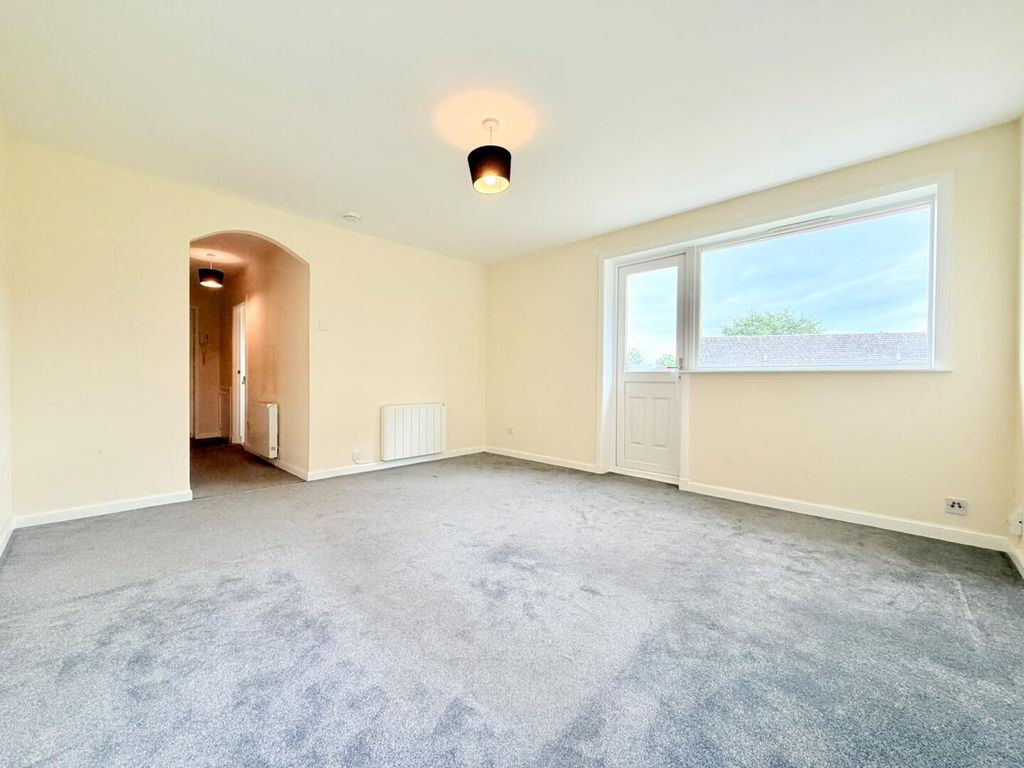 2 bed flat to rentImrie Place, Perth PH1 photo 5