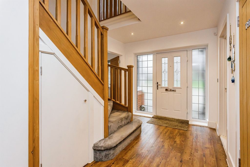 Property photo 3 of 22