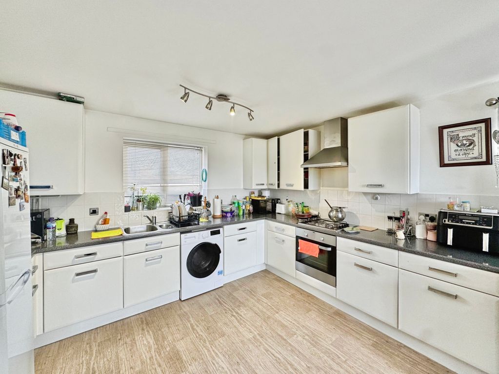 Property photo 2 of 6