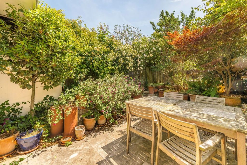 Property photo 3 of 12