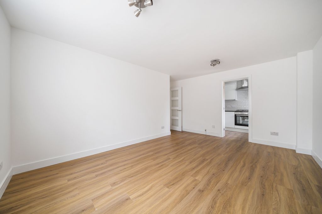 Property photo 3 of 16 1178299 (3)