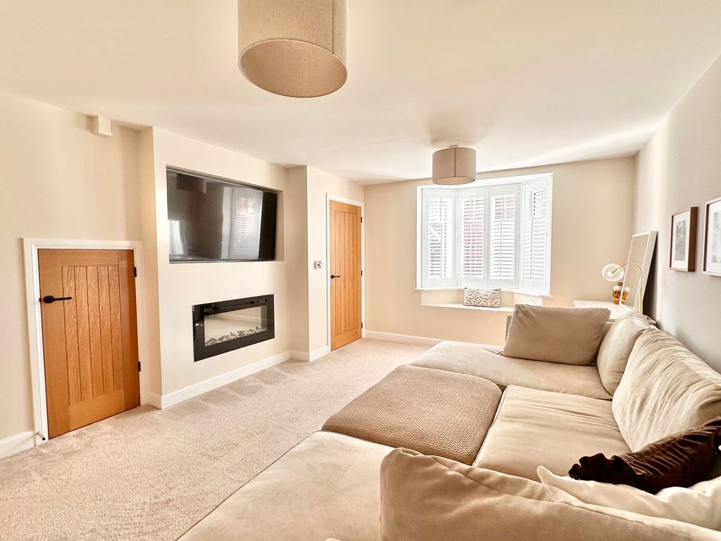 Property photo 3 of 23