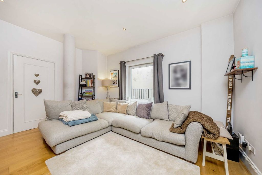 Property photo 2 of 6