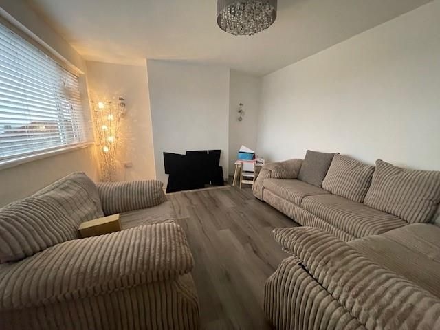 Property photo 2 of 14 Lounge