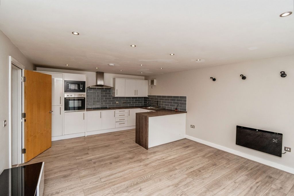 Property photo 3 of 19 Pbox-Img.Jpg