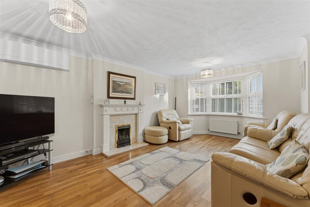 Property photo 3 of 22