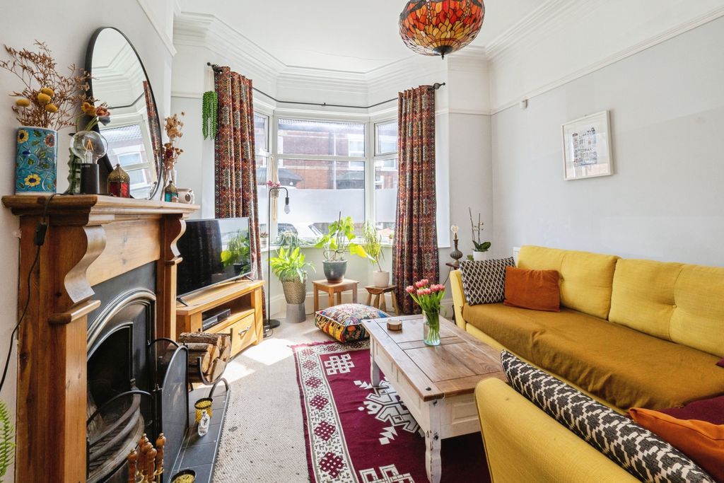 Property photo 2 of 13