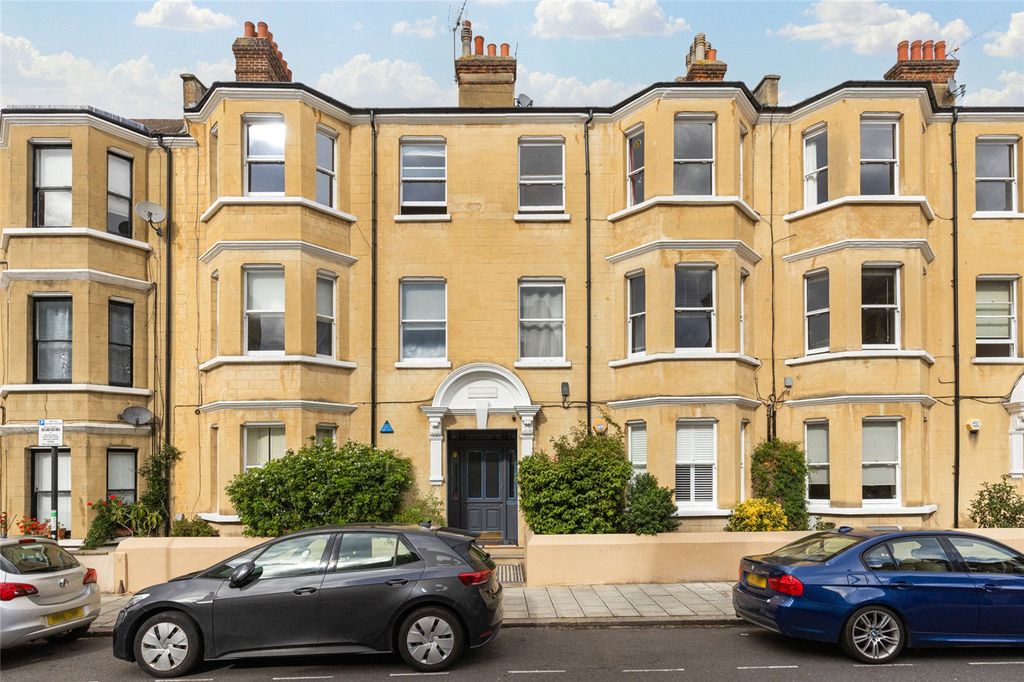 Property photo 1 of 16 Picture No. 04