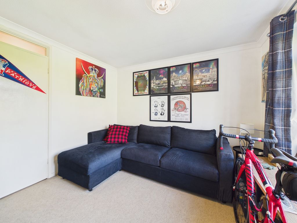 Property photo 2 of 8 Sitting Room