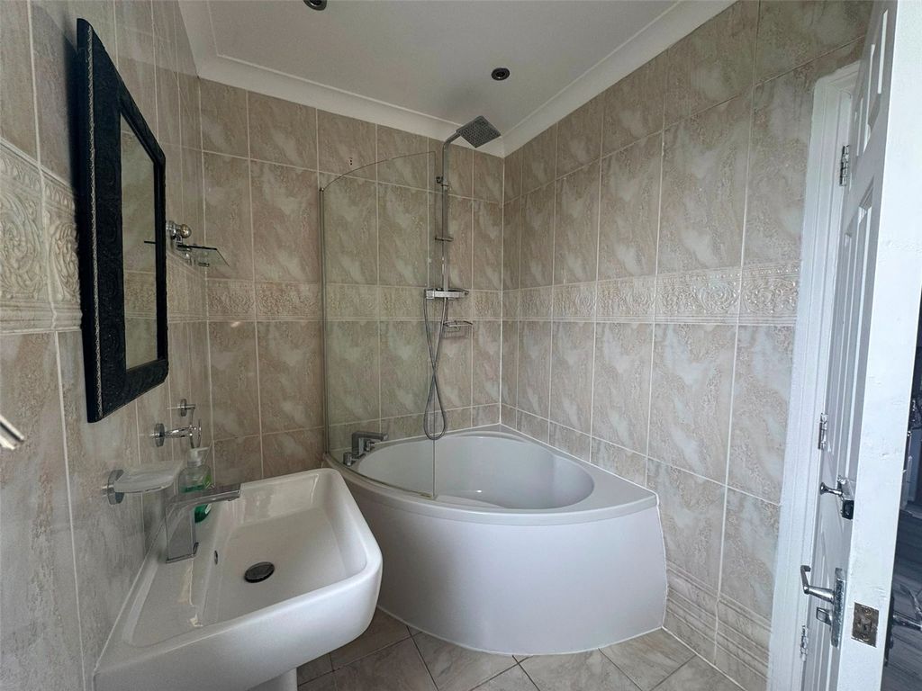 Property photo 2 of 5 Picture No. 04