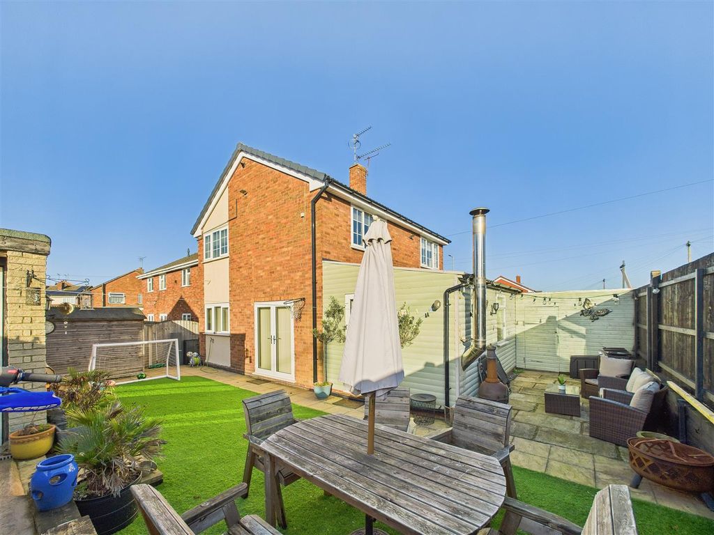 Property photo 3 of 28 Cam01407G0-Pr0032-Still017.Jpg