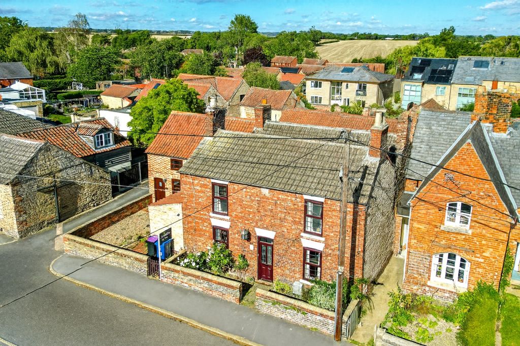 Property photo 1 of 27