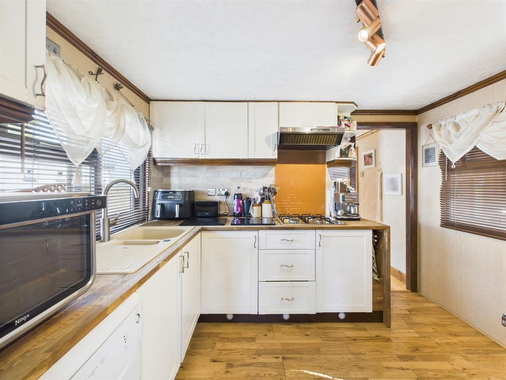 Property photo 1 of 8 Cam03975G0-Pr0121-Still009.Jpg
