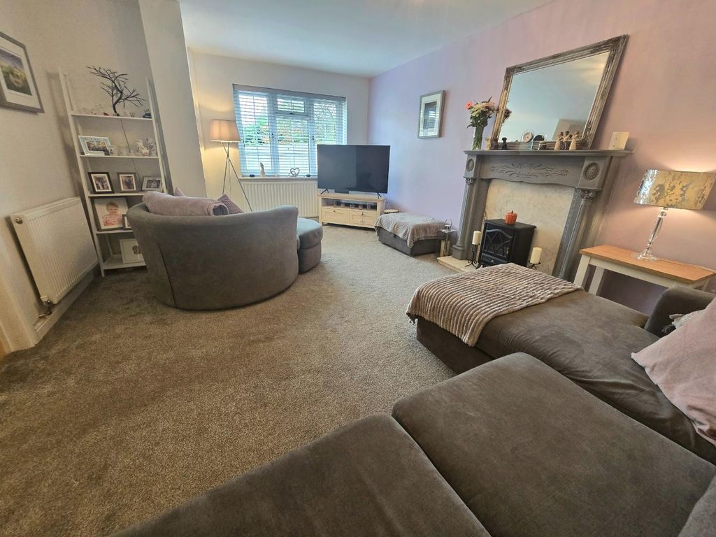 Property photo 3 of 21 Living Room 1