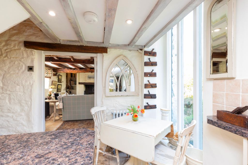 Property photo 3 of 32