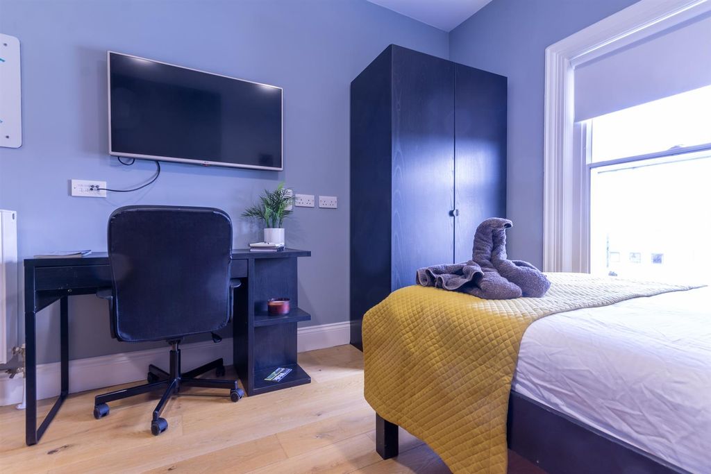 Property photo 2 of 7 Img_8045-Hdr.Jpg