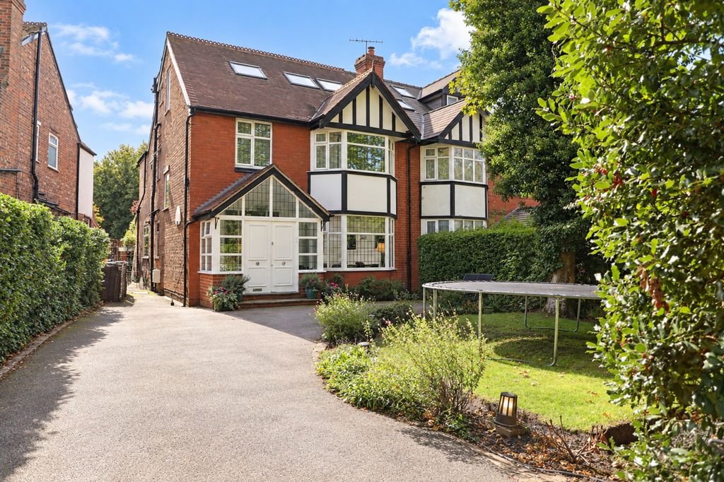 Property photo 1 of 37