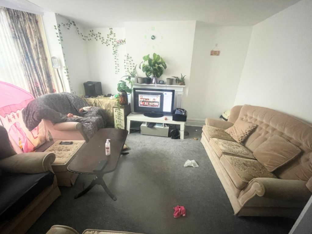 Property photo 3 of 6