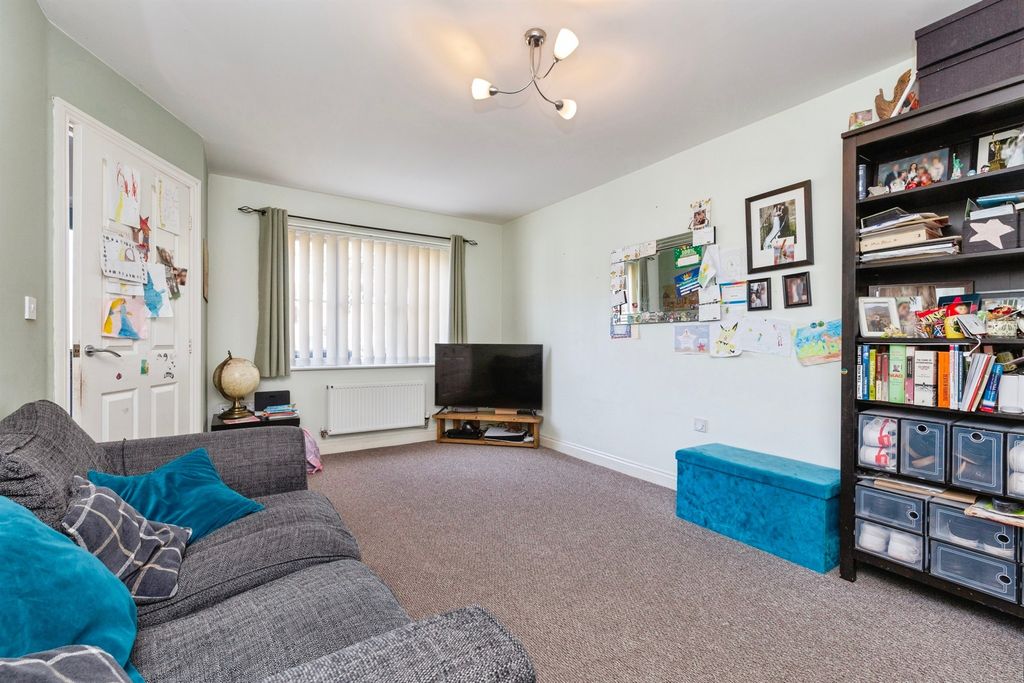 Property photo 2 of 11