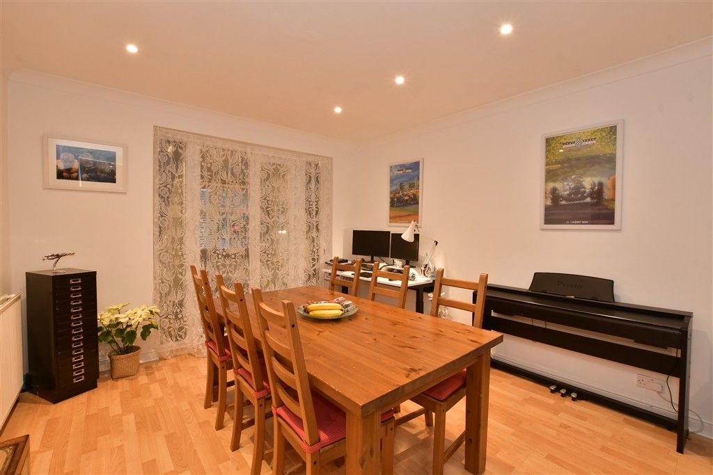 Property photo 3 of 14 Dining Area