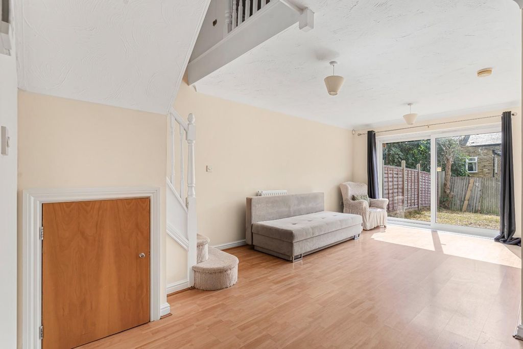 Property photo 3 of 15 5_62311.Jpg