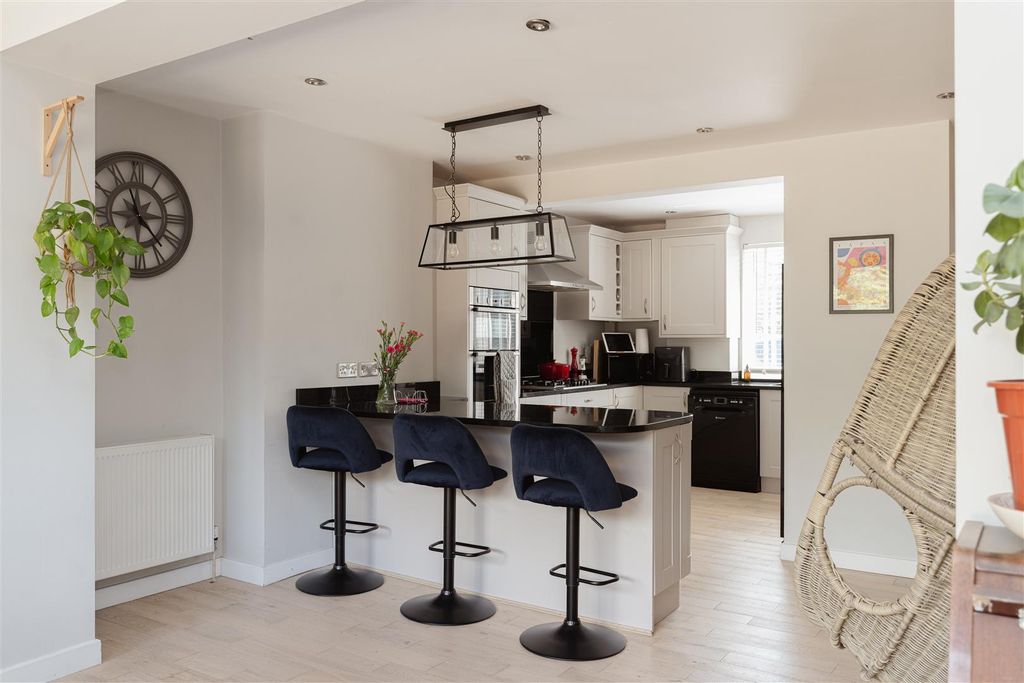 Property photo 2 of 21 6.Jpg