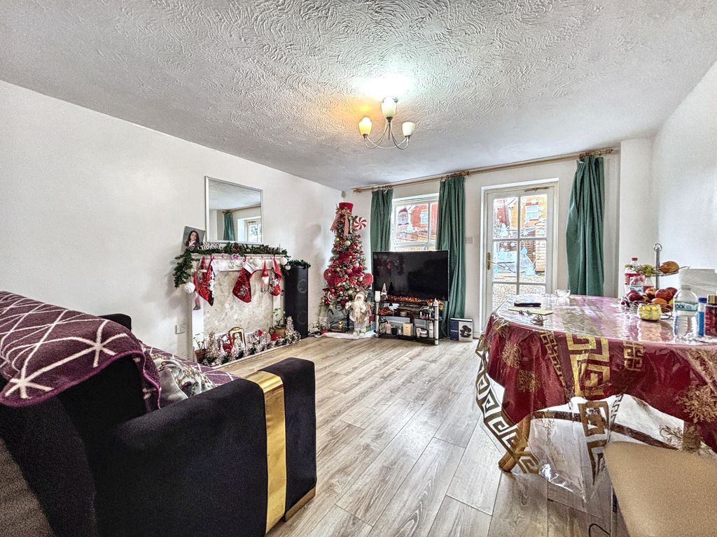 Property photo 2 of 16 8.Jpeg