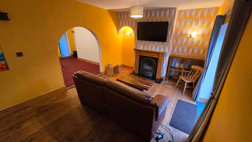 Property photo 3 of 16