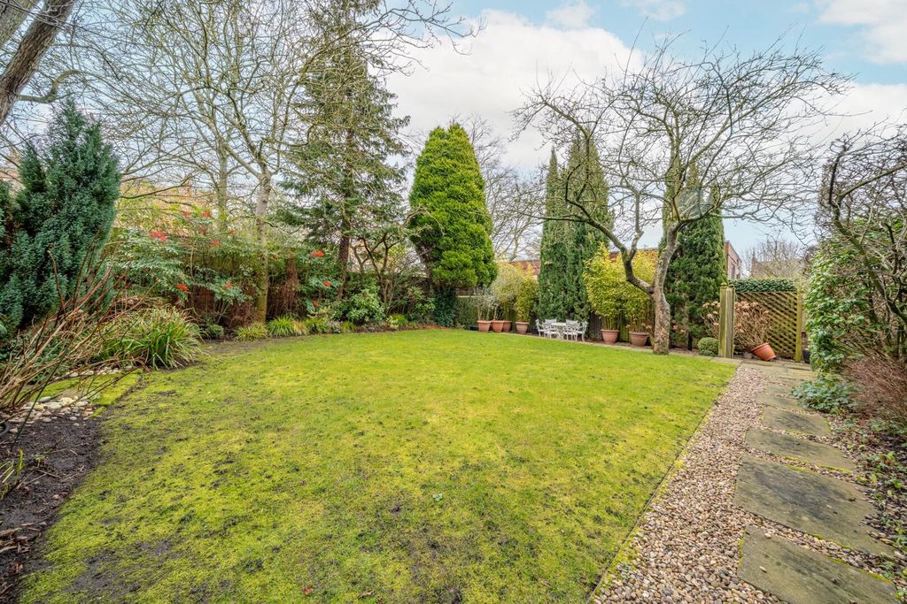 Additional image 19 of 3 bed flat for saleLincoln Circus, The Park NG7