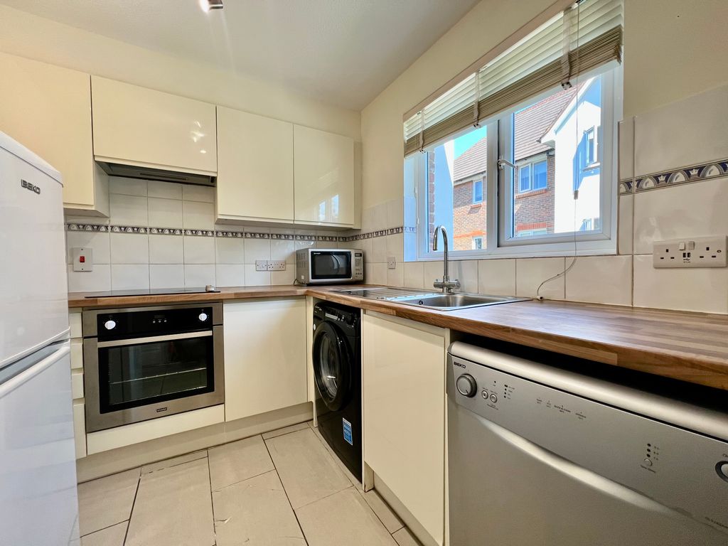 Property photo 3 of 11 Img_5638