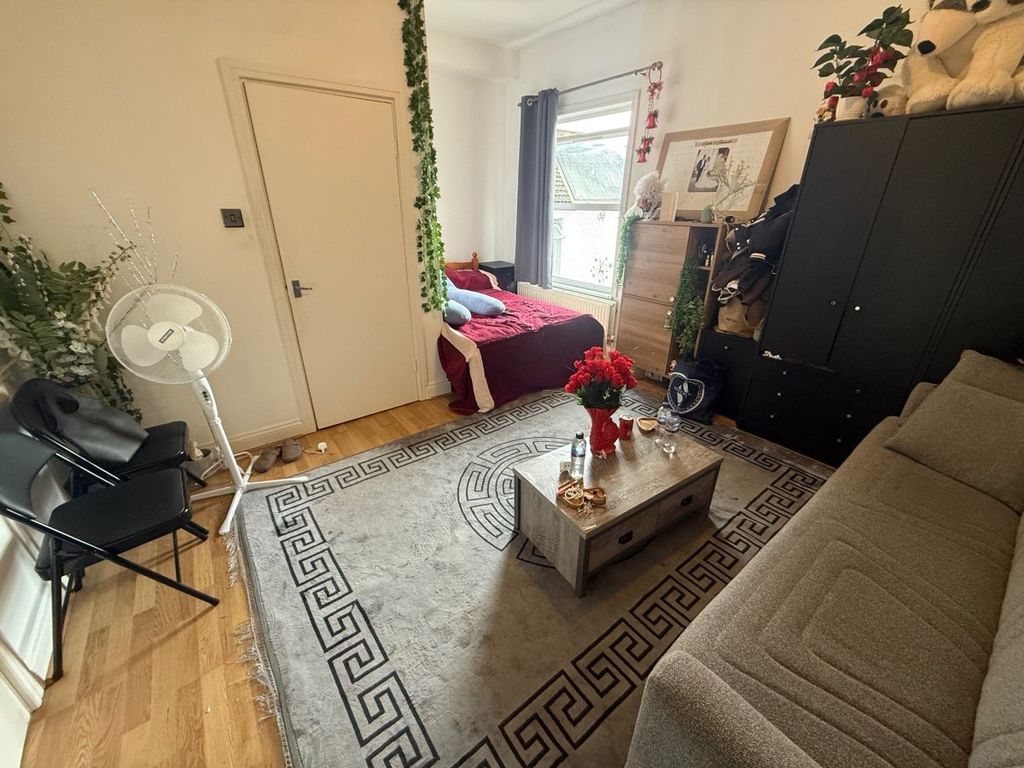 Property photo 1 of 4
