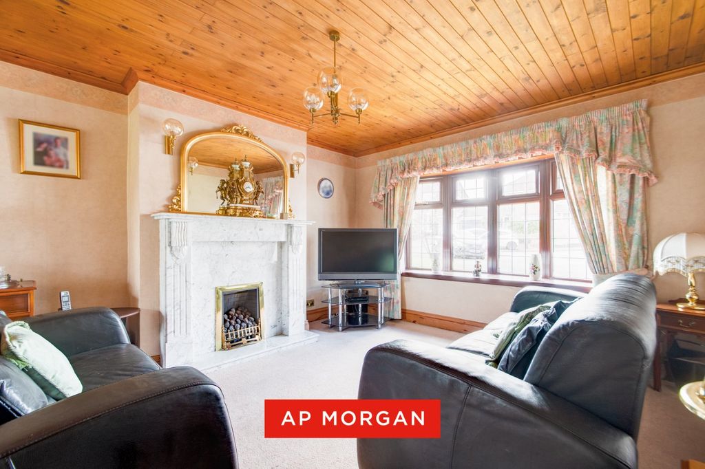 Property photo 2 of 21 Picture No. 10