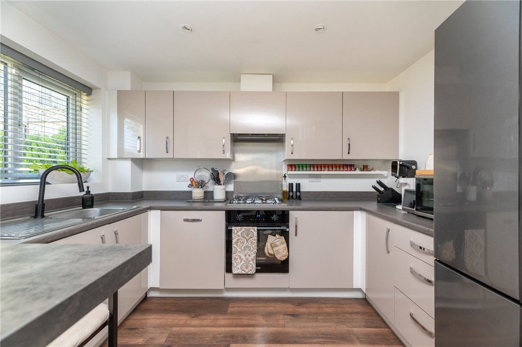 Property photo 3 of 25 Kitchen