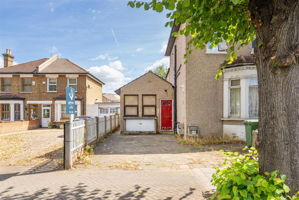Property photo 3 of 8 Kangley Bridge Road-2.Jpg