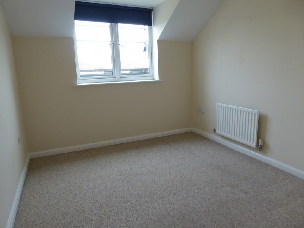 Property photo 2 of 7 Living