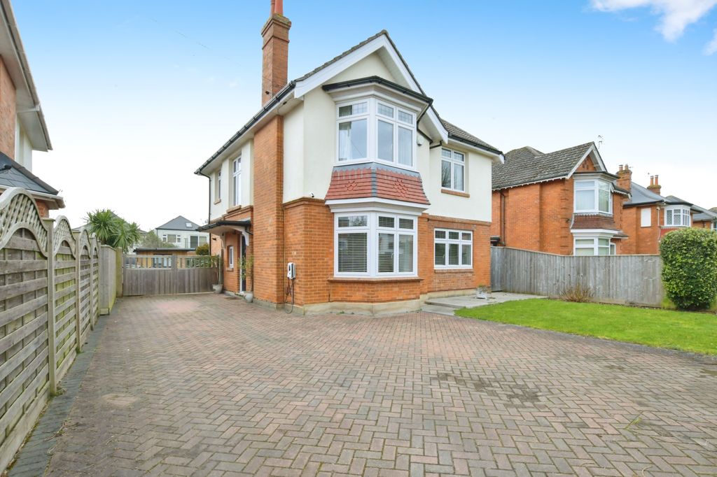 Property photo 3 of 22