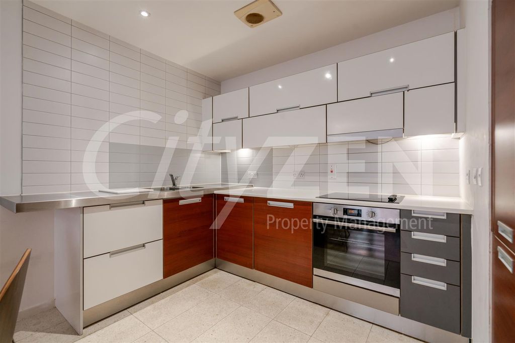 Property photo 2 of 21 Kitchen