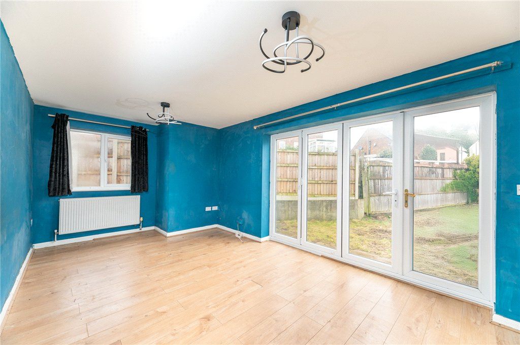 Property photo 2 of 25 Living Room