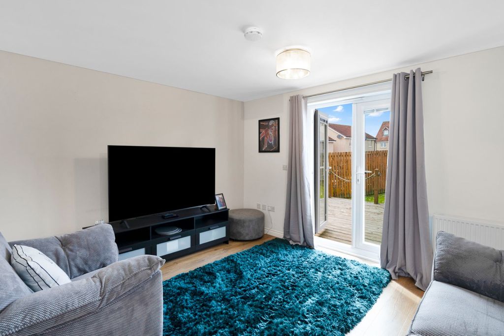 Property photo 3 of 15 5169652
