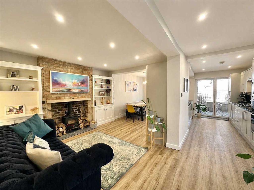 Property photo 3 of 27 Kitchen Diner