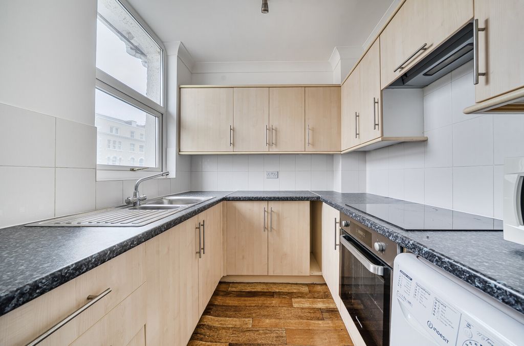 Property photo 3 of 15 Kitchen