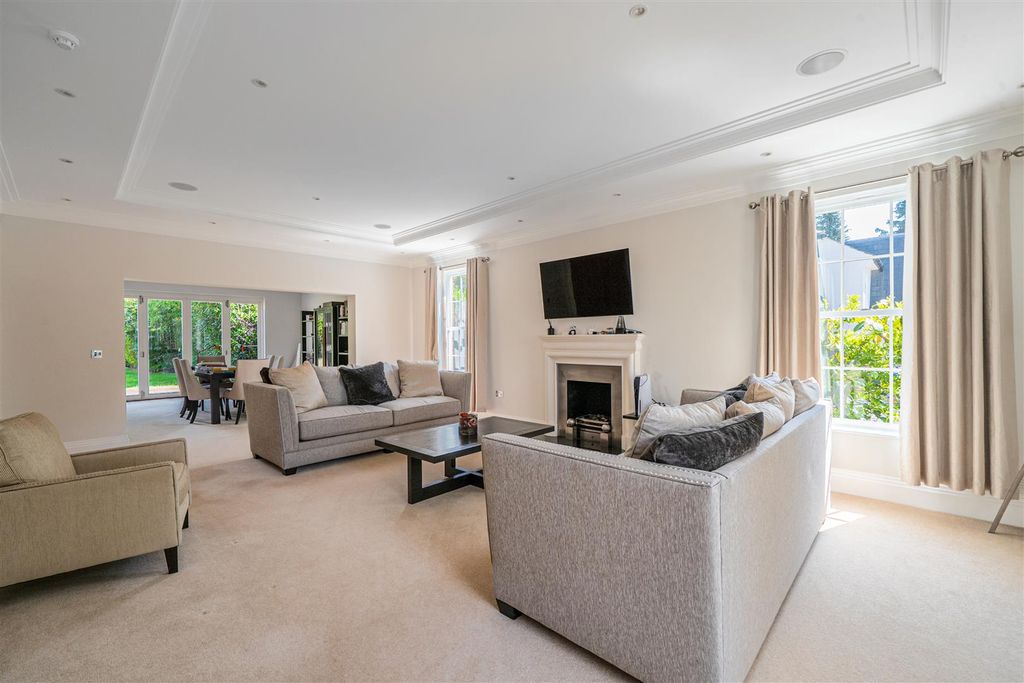 Property photo 3 of 33 Drawing Room