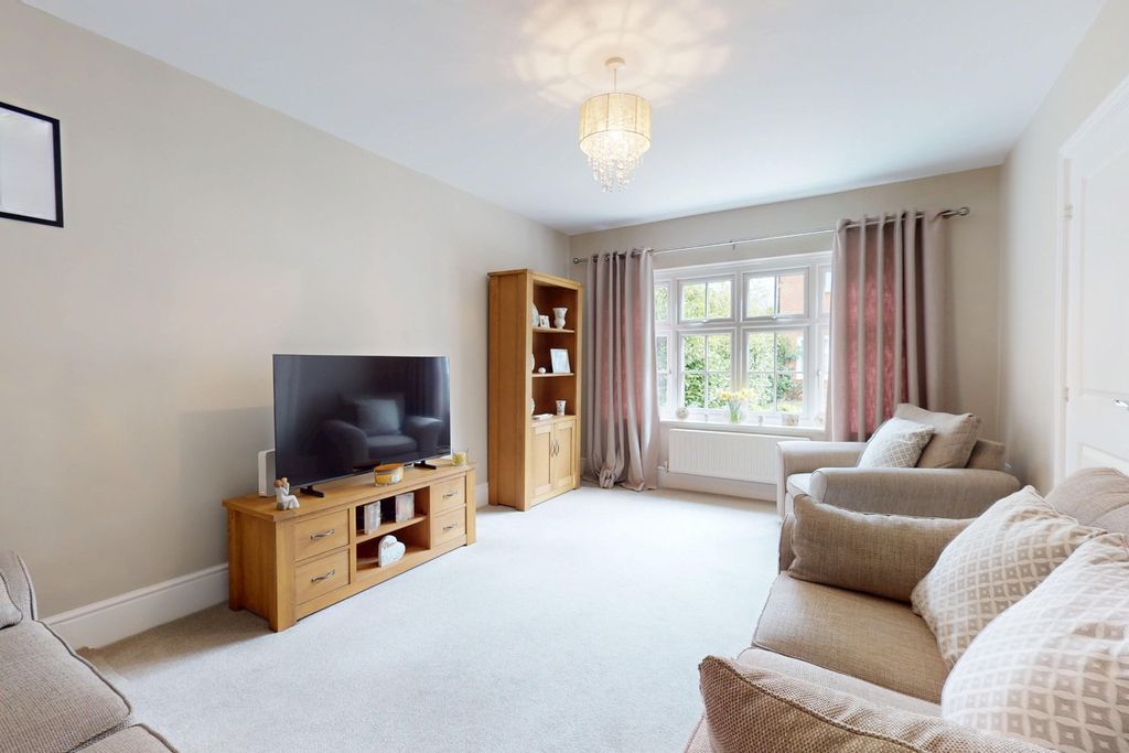 Property photo 3 of 20 4947332