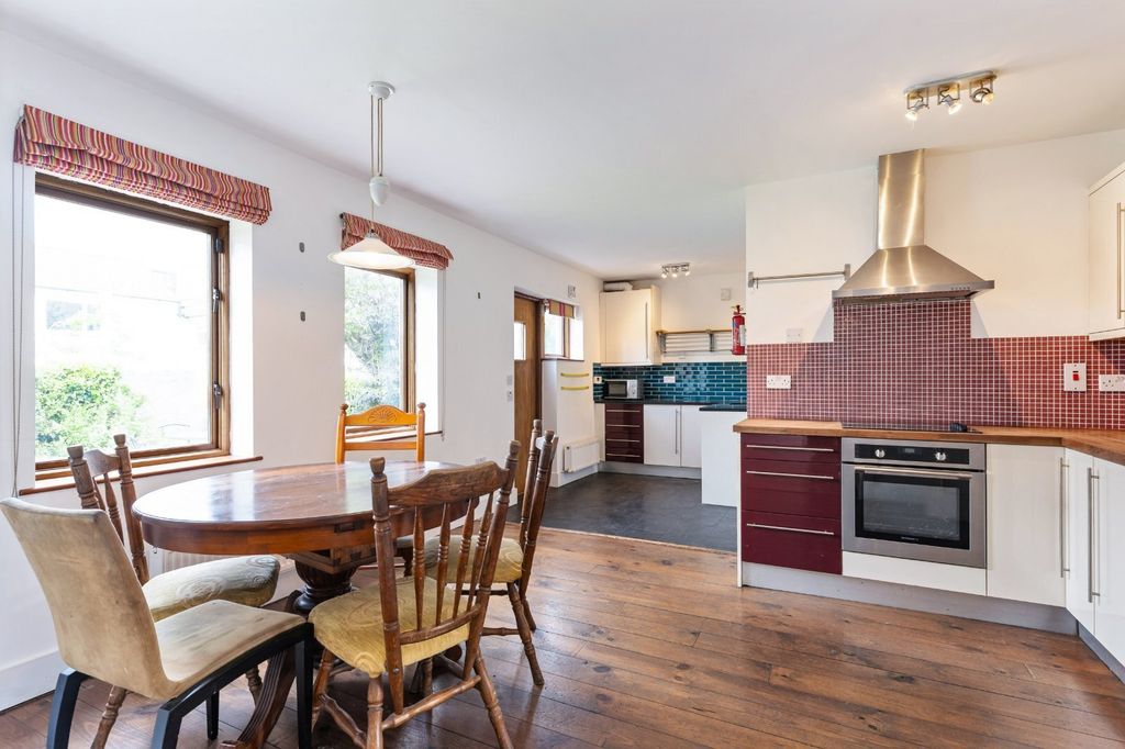 Property photo 3 of 13 Kitchen