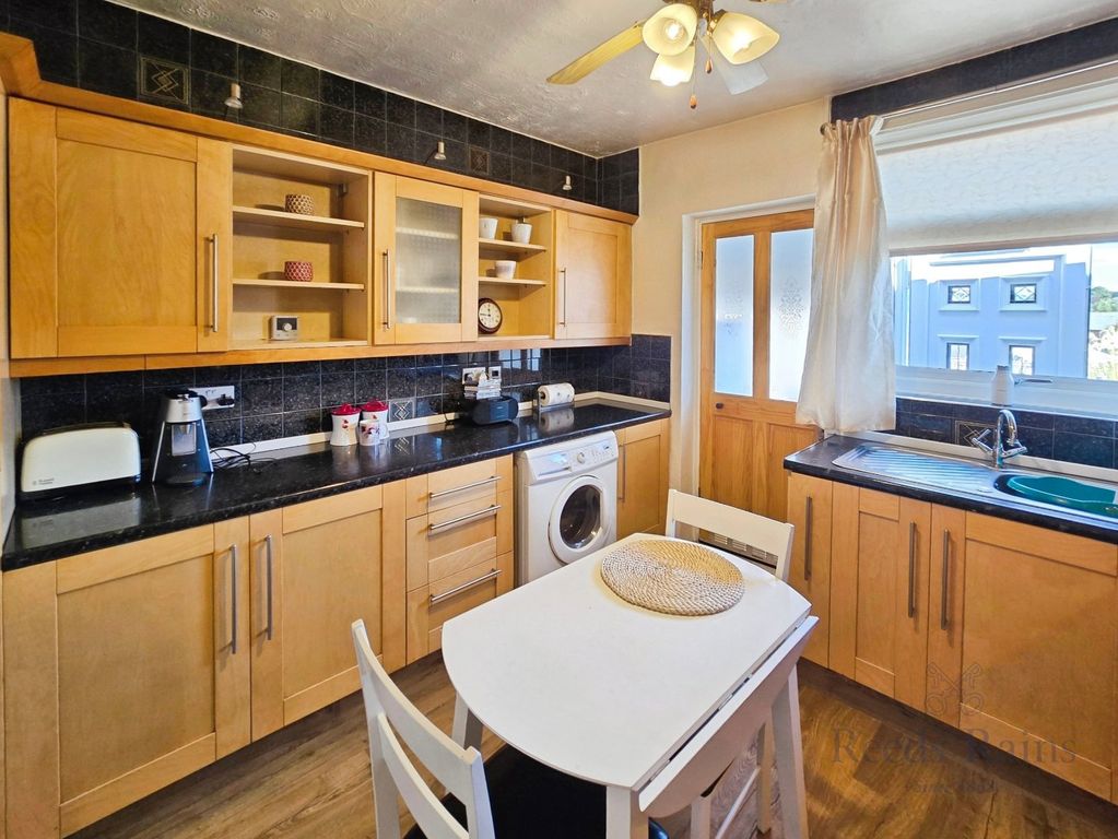 Property photo 2 of 17 Picture No. 04