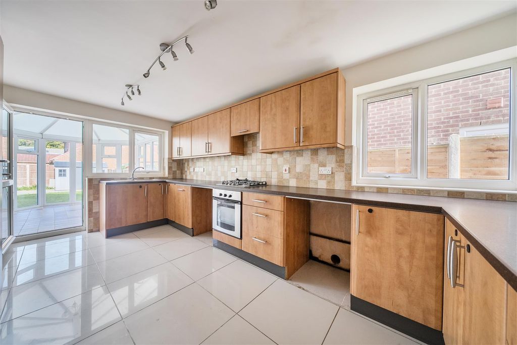 Property photo 2 of 17 Kitchen