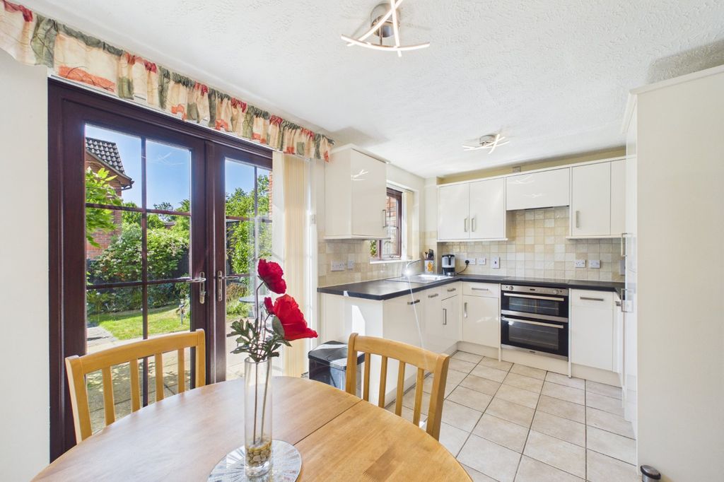 Property photo 3 of 12 Picture No. 32