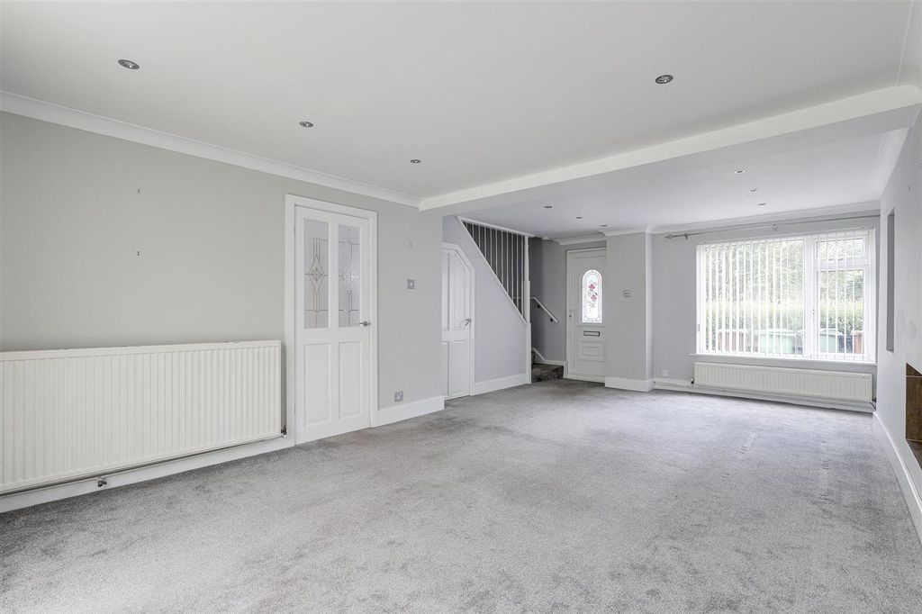 Property photo 3 of 27